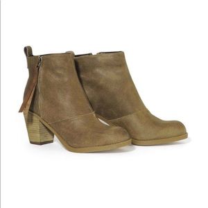 DV by Dolce Vita Side Zip Booties